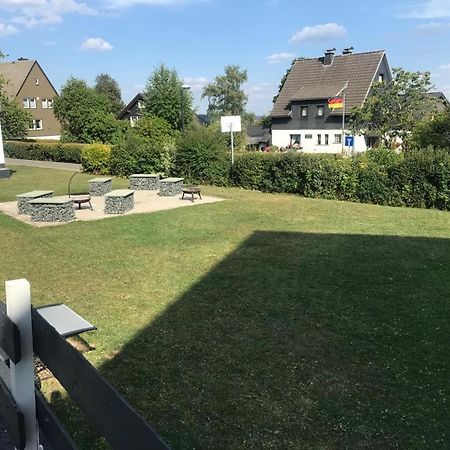 Haus Astenblick In Winterberg Fuer Bis Zu 35 Personen Fuer Wanderveranstaltungen Und Familienfeiern Eksteriør billede