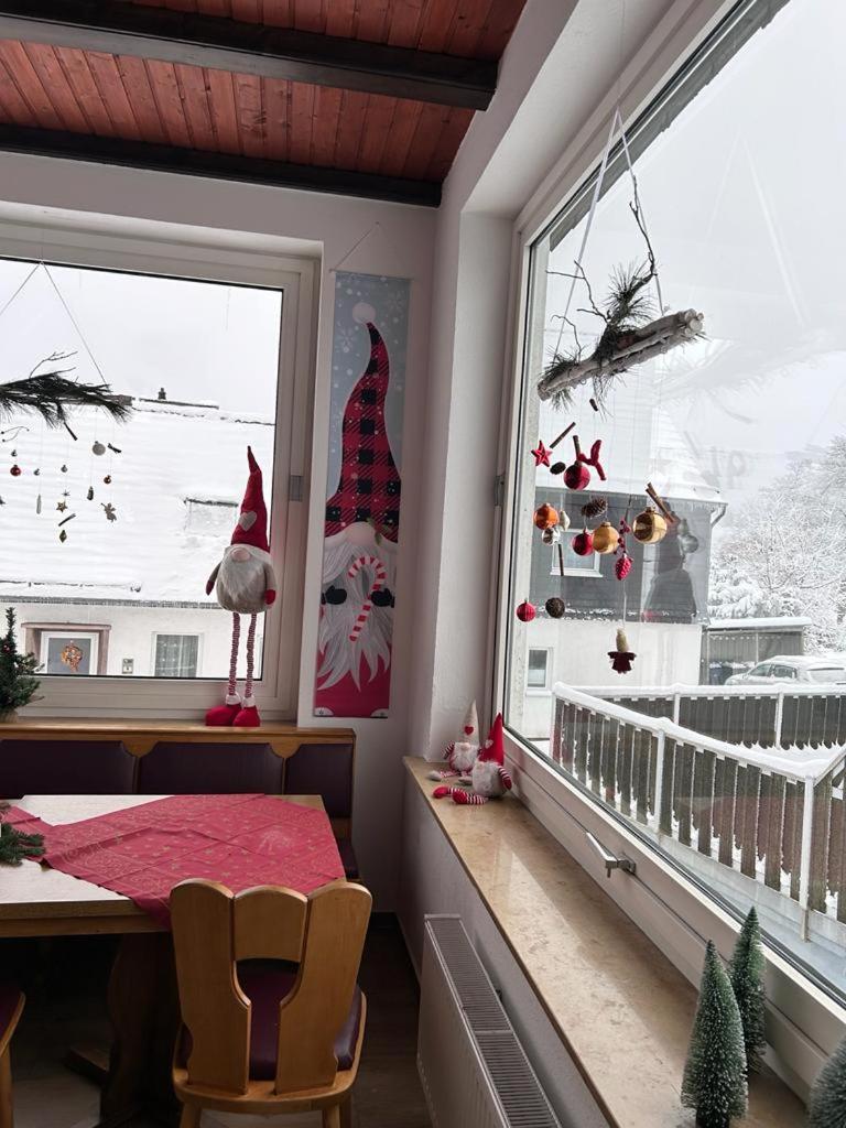 Haus Astenblick In Winterberg Fuer Bis Zu 35 Personen Fuer Wanderveranstaltungen Und Familienfeiern Eksteriør billede