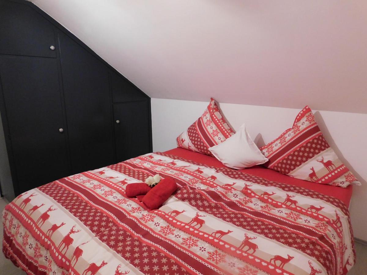 Haus Astenblick In Winterberg Fuer Bis Zu 35 Personen Fuer Wanderveranstaltungen Und Familienfeiern Eksteriør billede